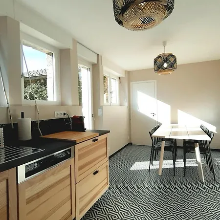 De Charme - La Petite Varenne * Haironville